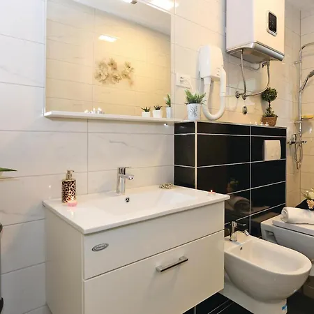 Luxurious In Kučine