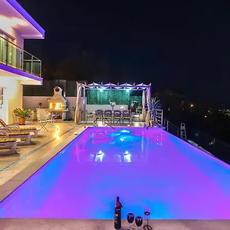 Luxurious In Hébergement de vacances Kučine