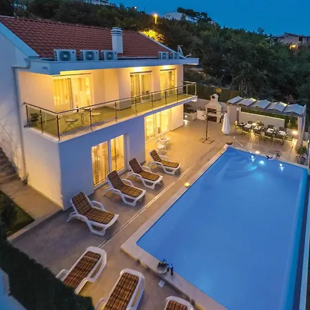 Luxurious In